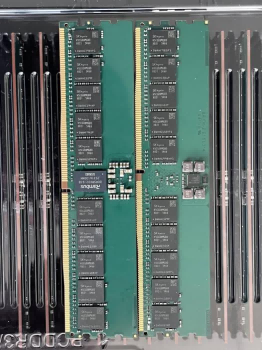 El suministro de memorias flash DRAM y NAND se reduce: aumenta el almacenamiento de los comerciantes a granel y los precios de la memoria DDR entran en un ciclo ascendente