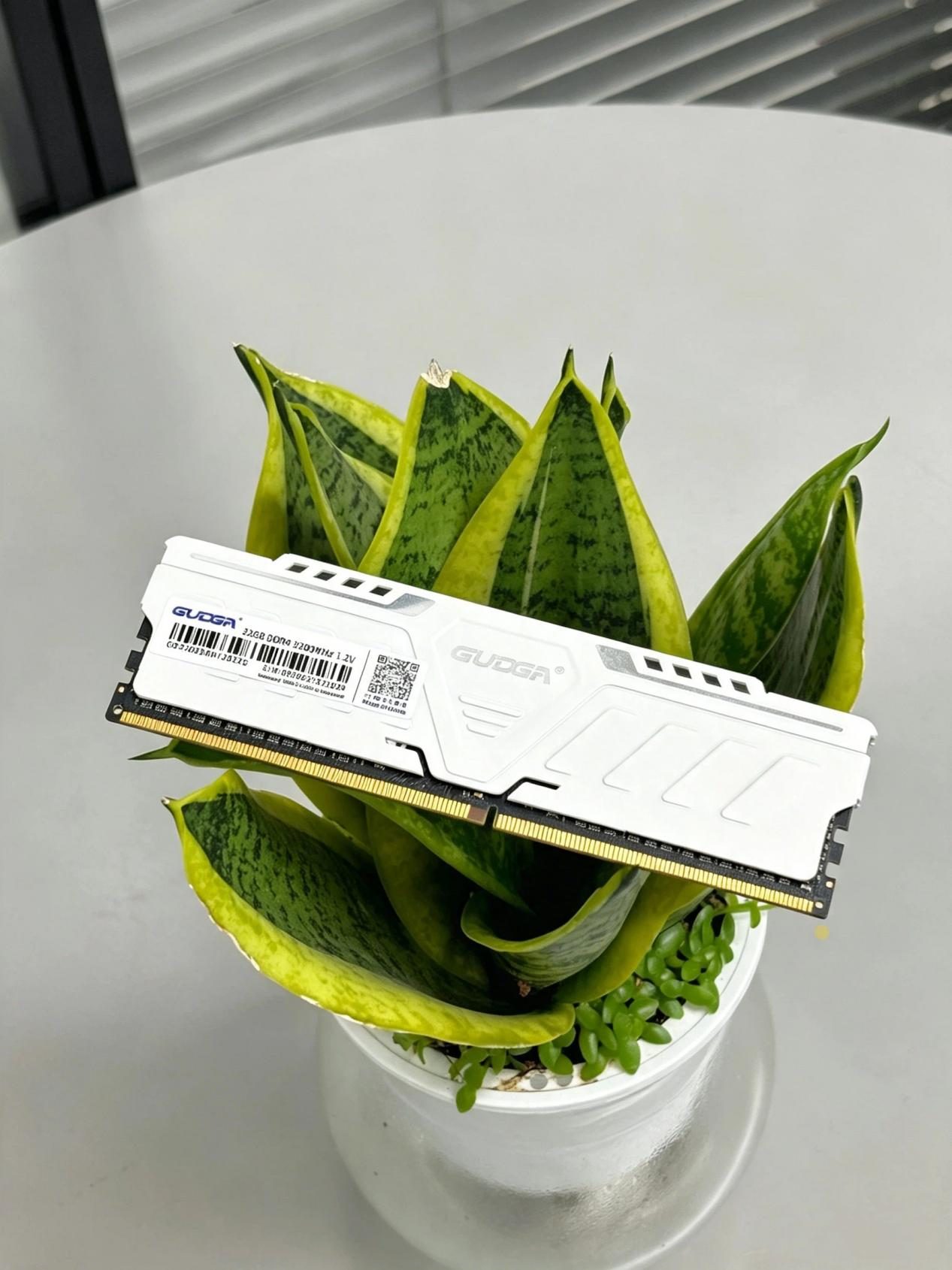 GUDGA presenta nueva memoria RAM DDR4 con chaleco de refrigeración construida con chips originales Samsung/SK Hynix/Micron